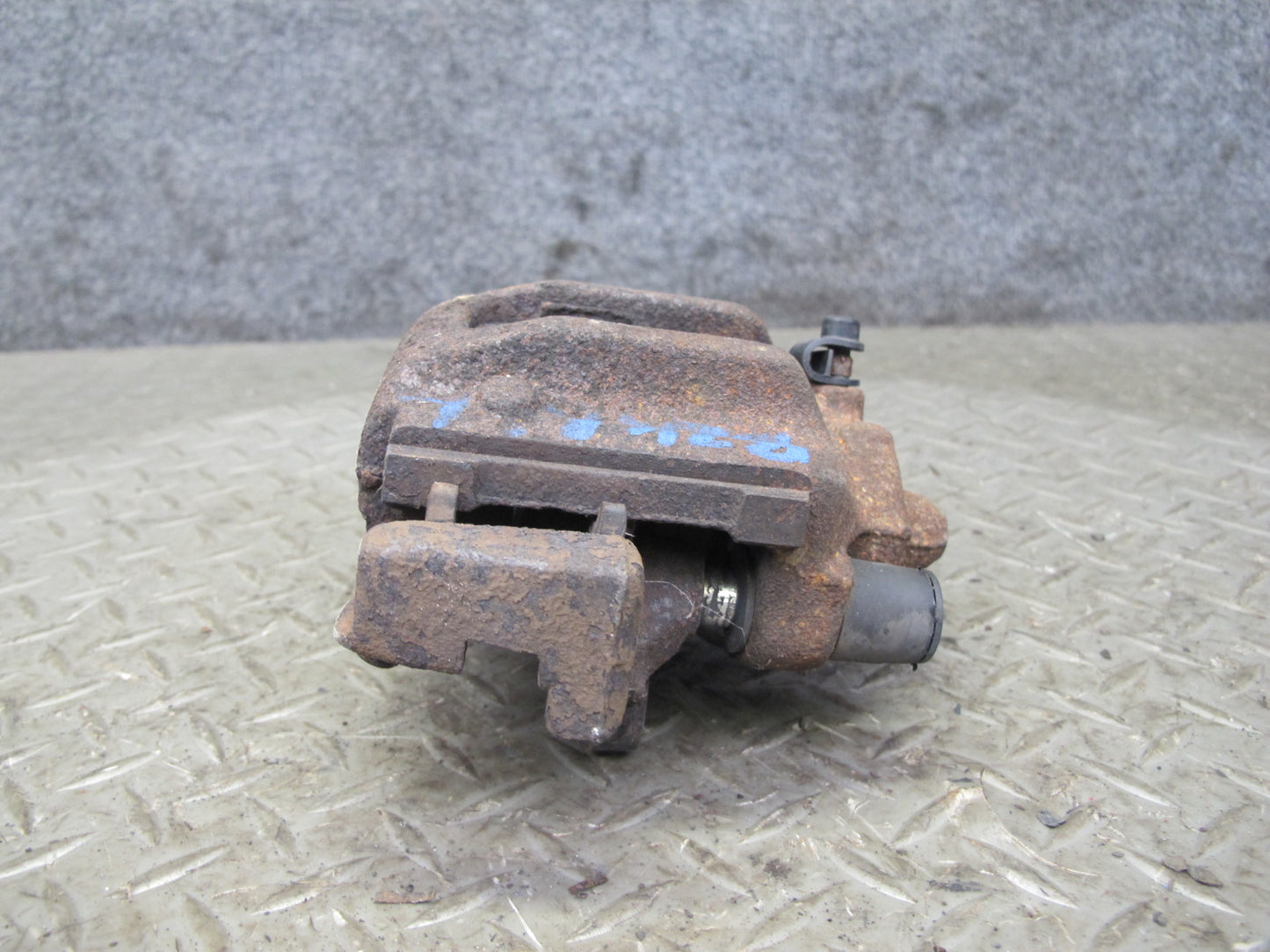 96-02 BMW E36/7 Z3 Set of 2 Rear Left & Right Brake Caliper OEM