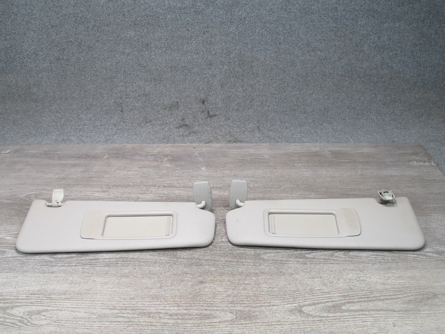 11-16 BMW F10 5-SERIES 550i Set of 2 Front Left & Right Sun Visor Beige OEM