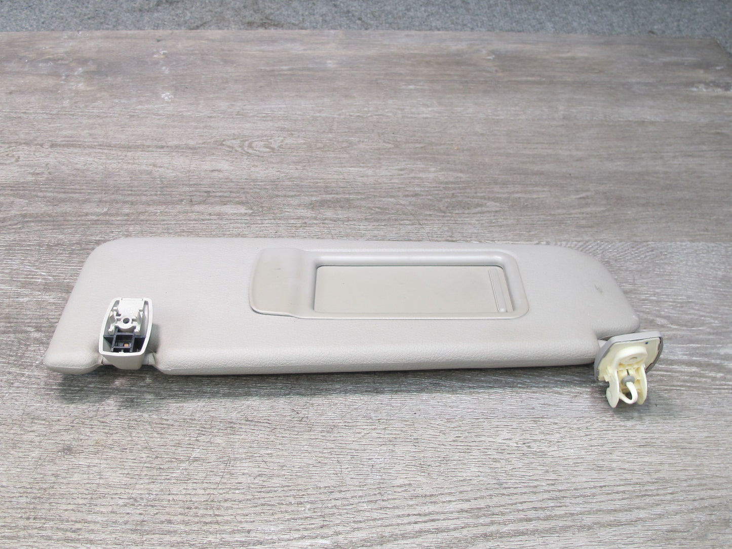 11-16 BMW F10 5-SERIES 550i Set of 2 Front Left & Right Sun Visor Beige OEM