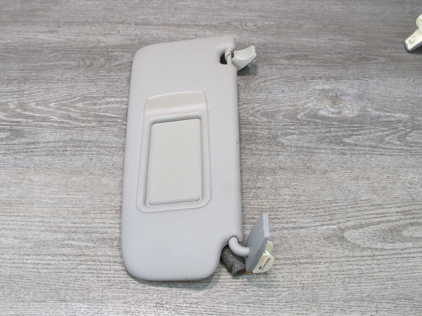 11-16 BMW F10 5-SERIES 550i Set of 2 Front Left & Right Sun Visor Beige OEM