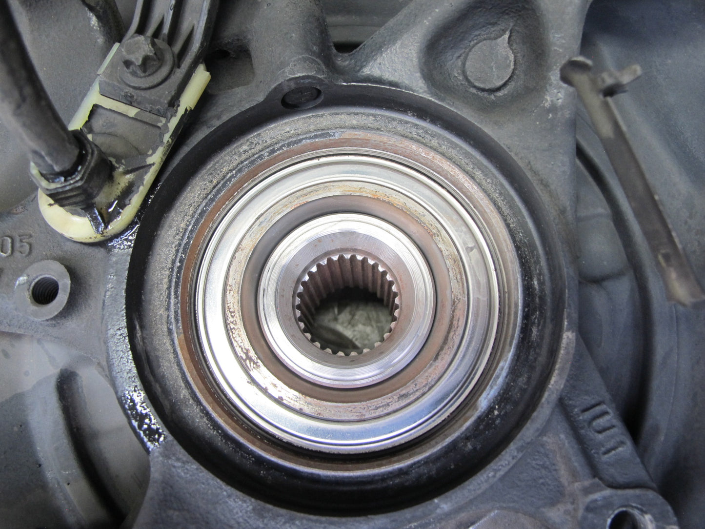 05-11 Mercedes R171 Slk-class Rear Right Spindle Knuckle Wheel Hub Bearing OEM