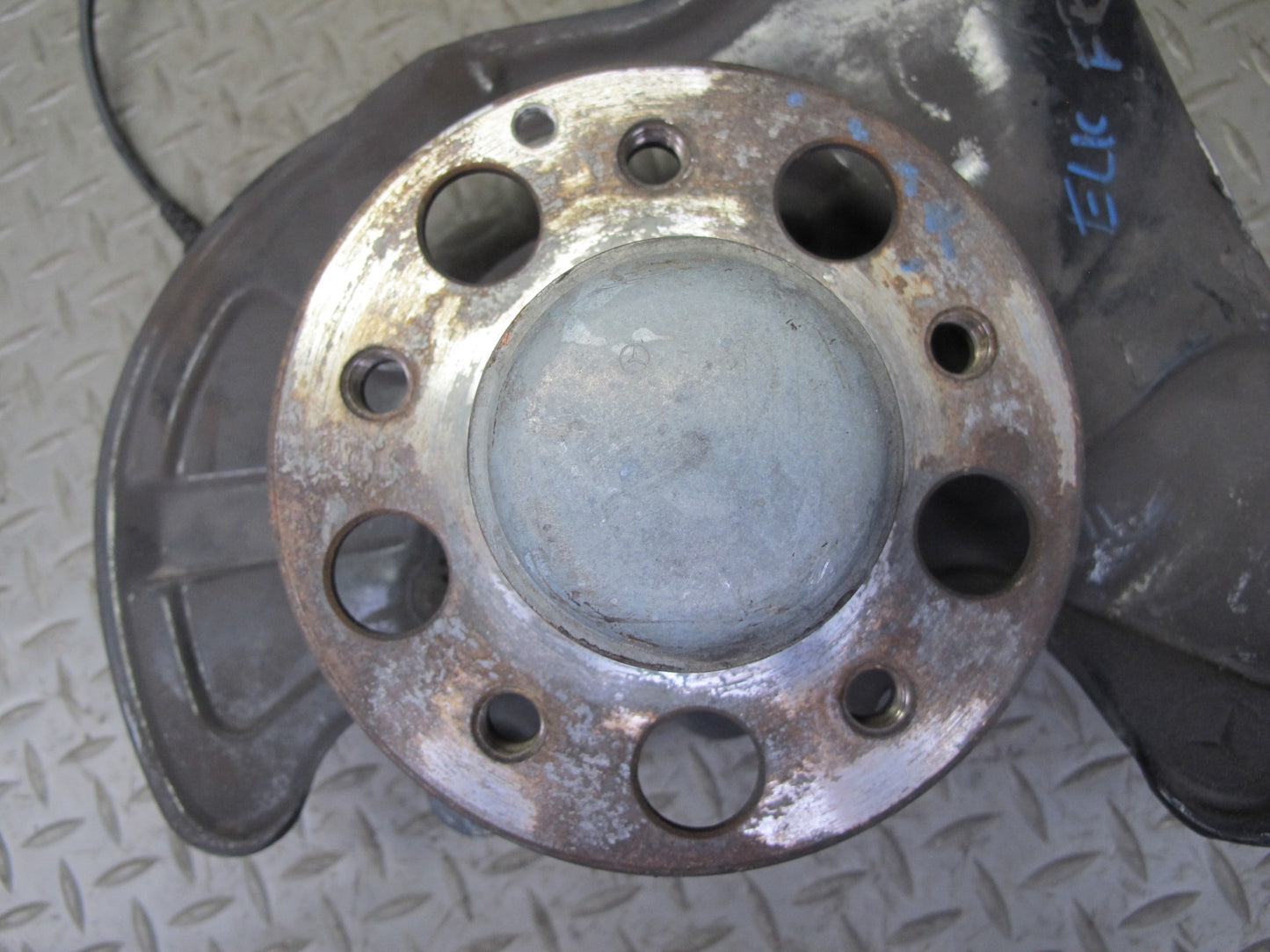 05-11 Mercedes R171 Slk-class Front Right Spindle Knuckle Wheel Hub Bearing OEM
