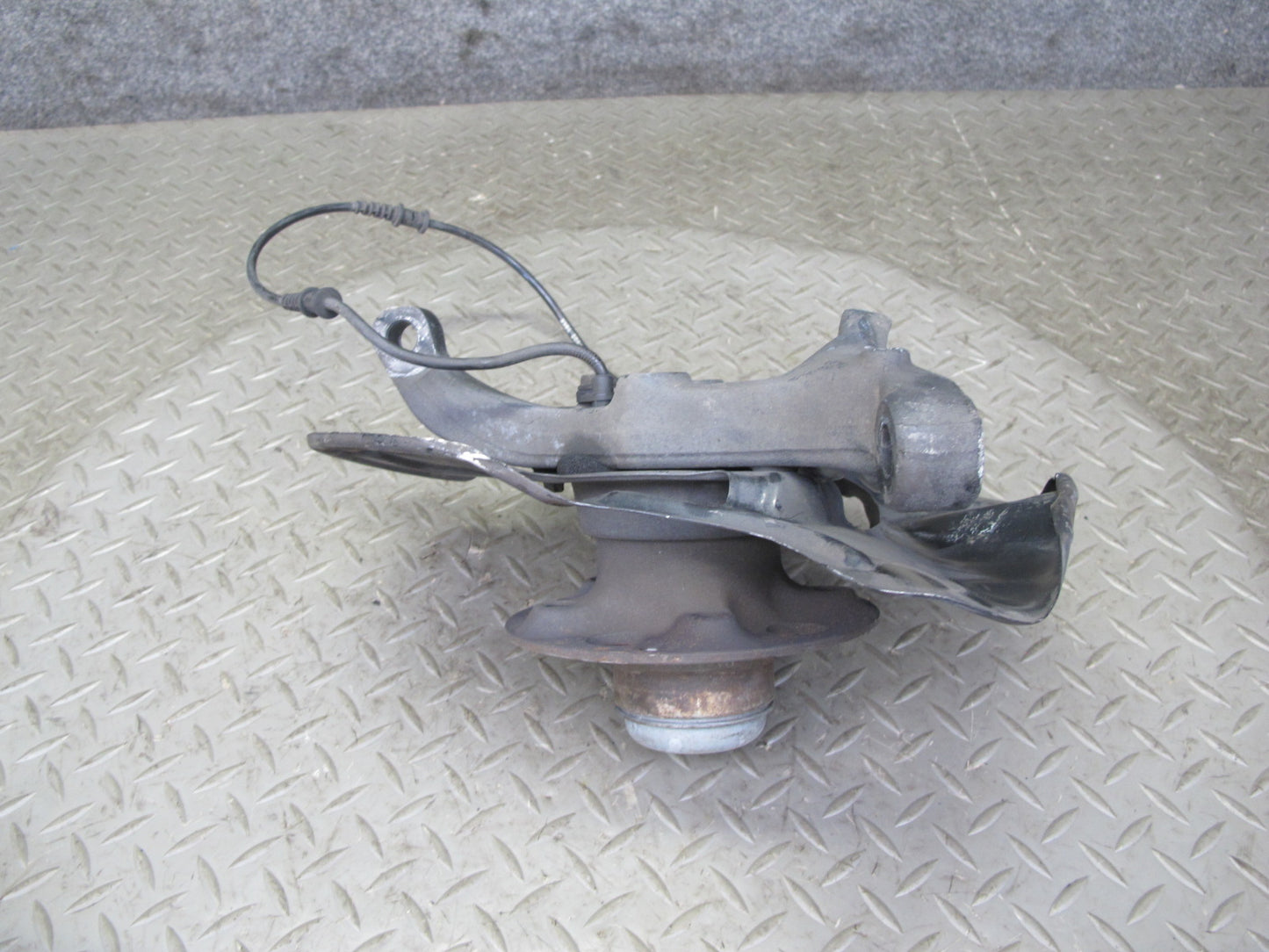 05-11 Mercedes R171 Slk-class Front Right Spindle Knuckle Wheel Hub Bearing OEM