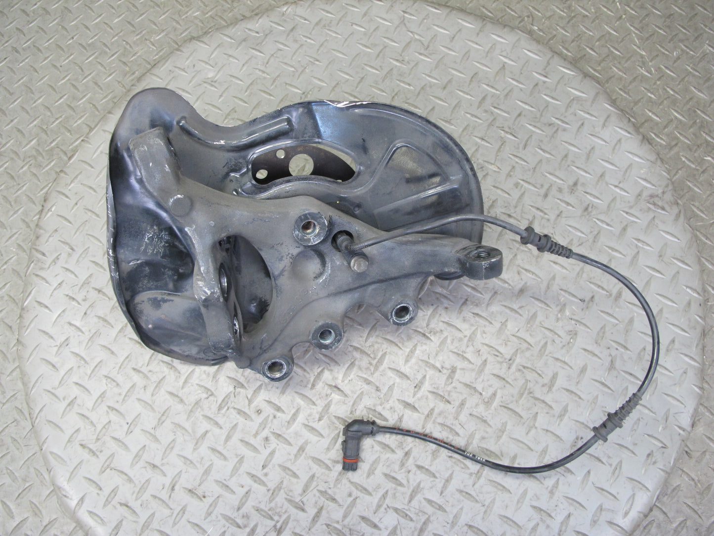 05-11 Mercedes R171 Slk-class Front Right Spindle Knuckle Wheel Hub Bearing OEM