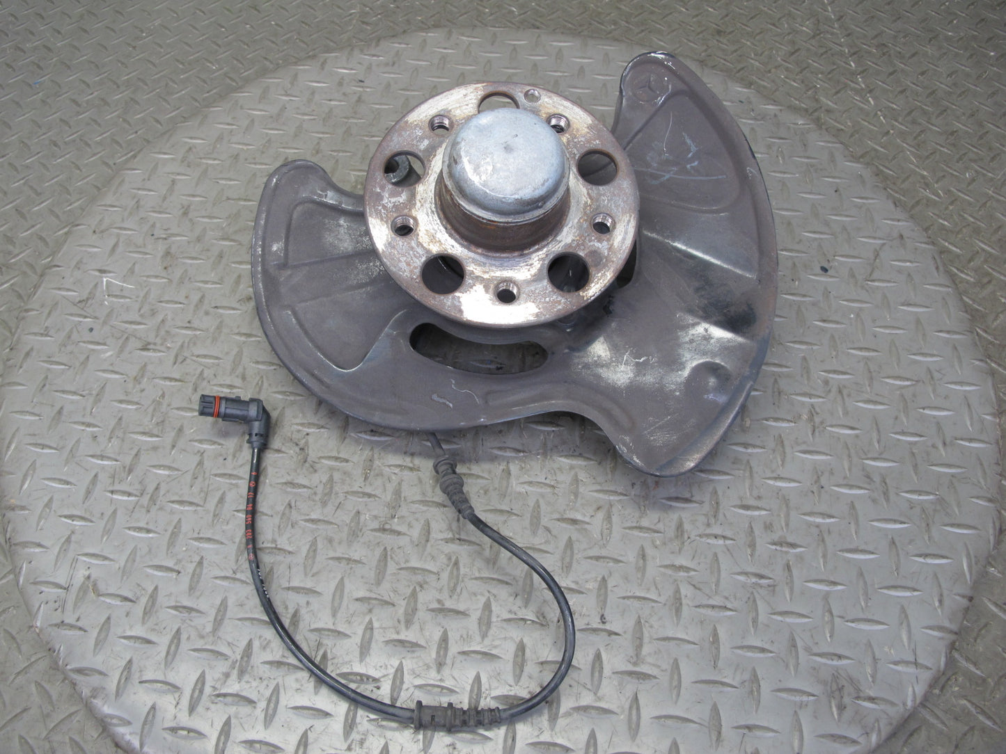 05-11 Mercedes R171 Slk-class Front Left Spindle Knuckle Wheel Hub Bearing OEM