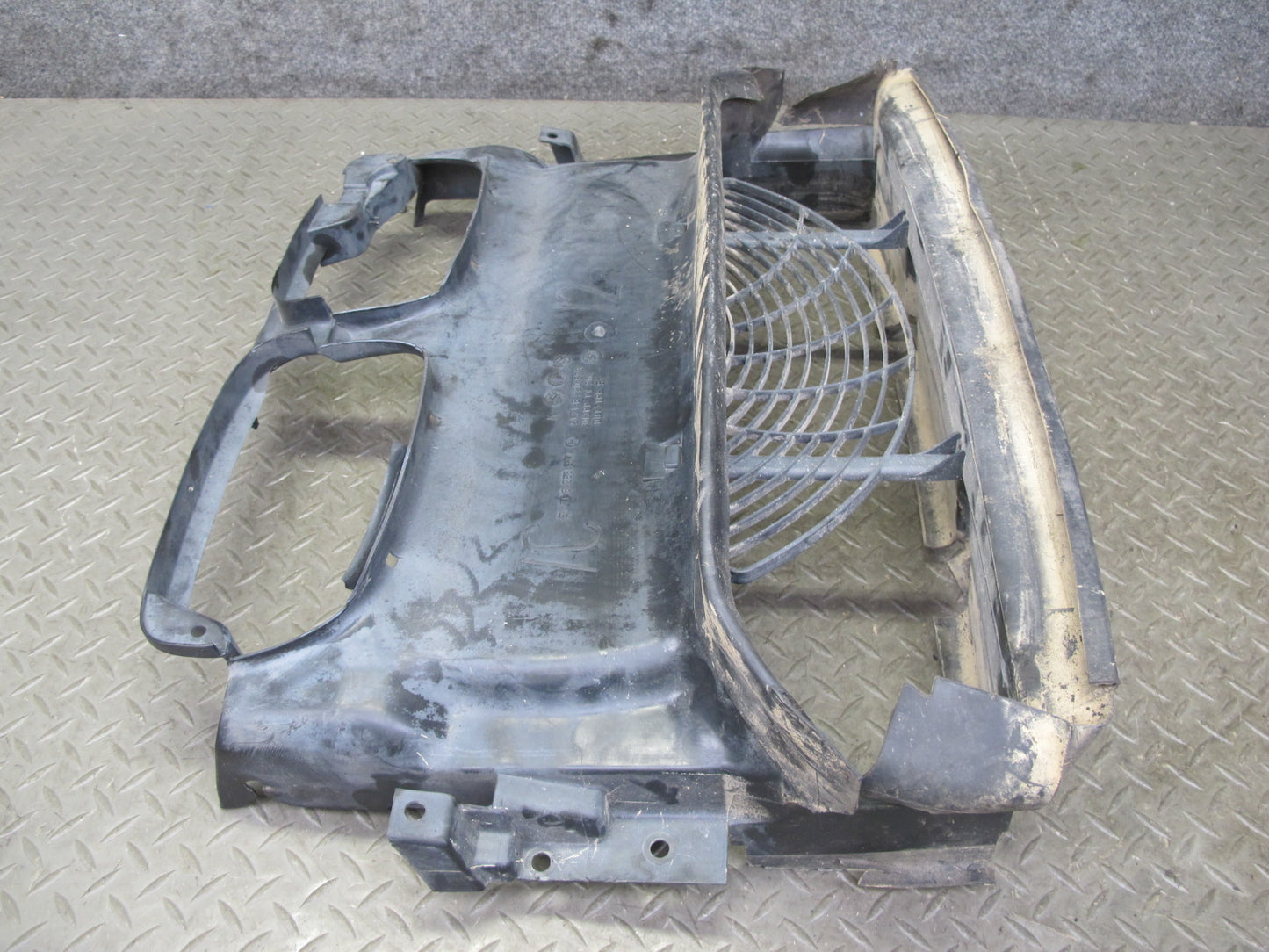 2001-2006 BMW E46 M3 S54 Engine Motor Front Radiator Air Duct Shroud Support