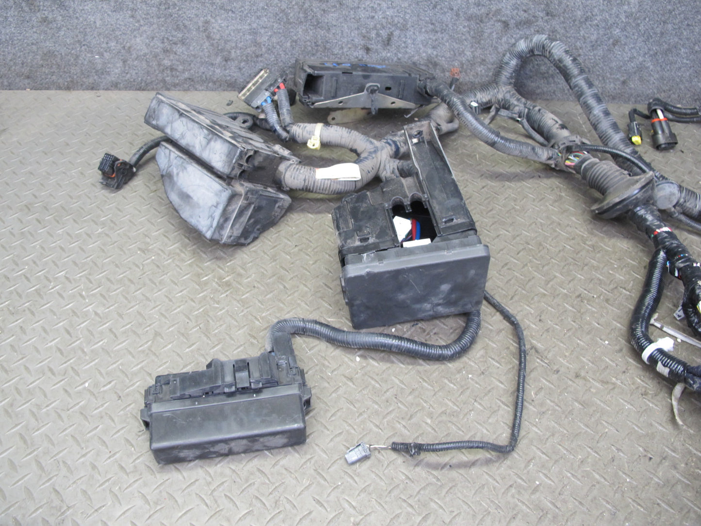 2014 Infiniti QX60 2.5L Hybrid Engine Bay Motor Wire Wiring Harness w Fuse Box