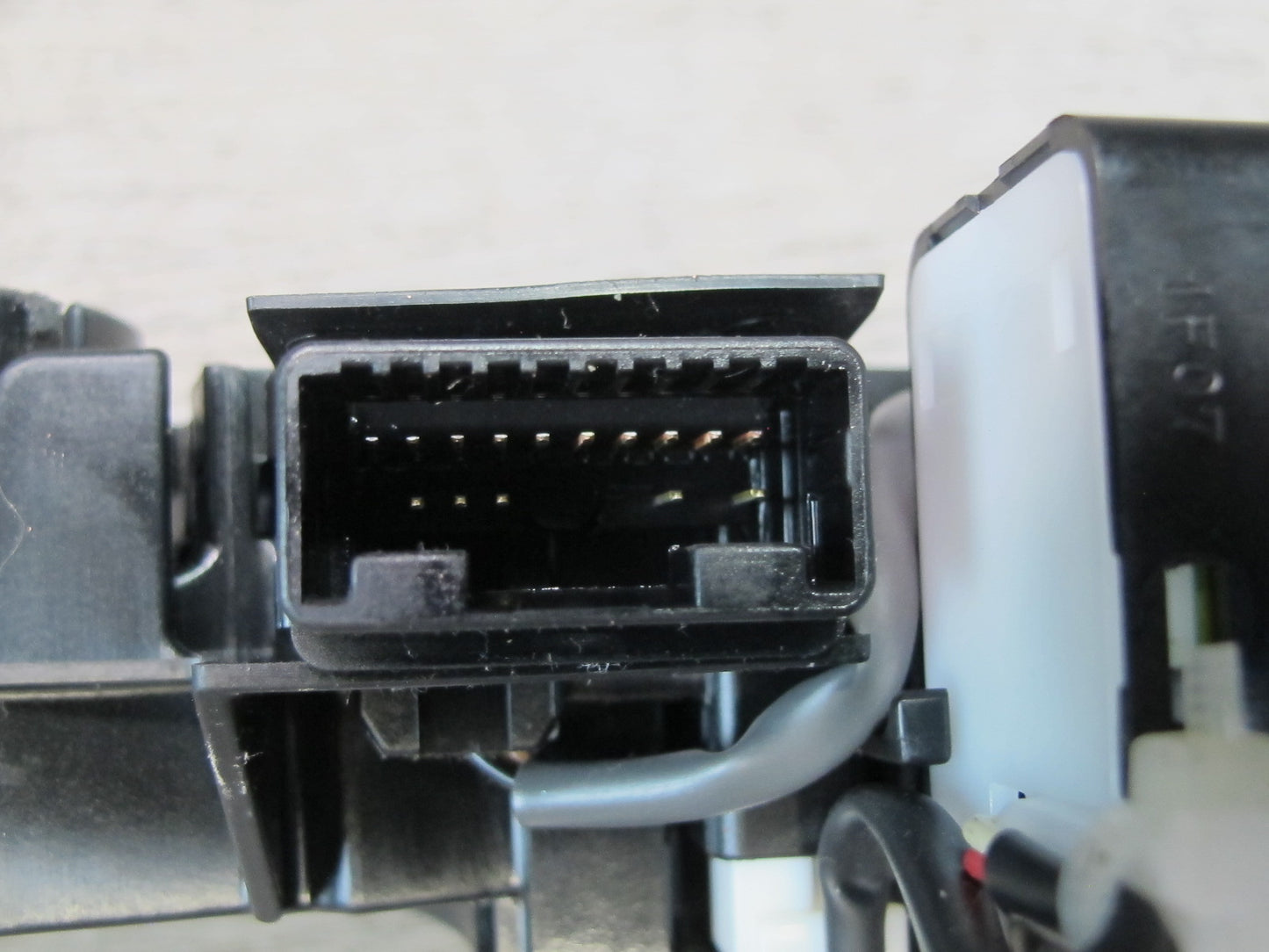 10-11 Lexus IS350 IS250 Convertible Steering Column Turn Signal Wiper Switch OEM
