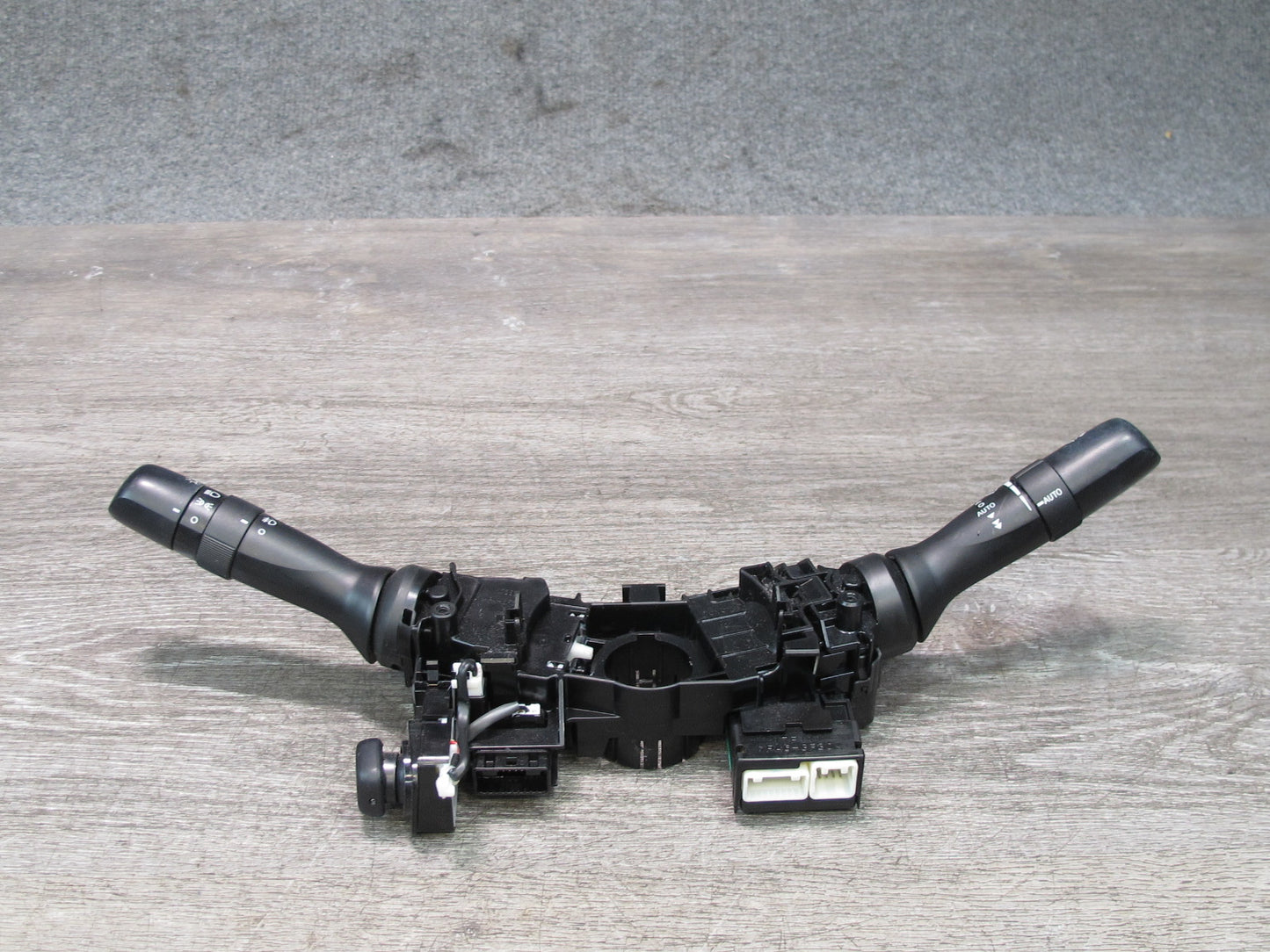 10-11 Lexus IS350 IS250 Convertible Steering Column Turn Signal Wiper Switch OEM