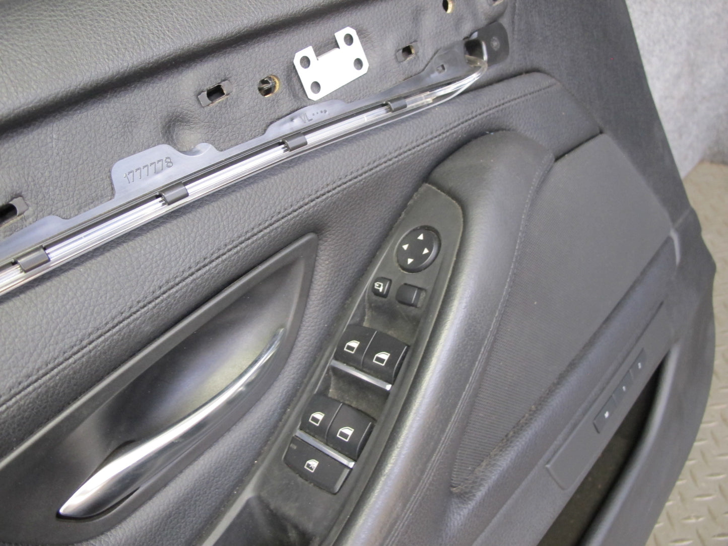 11-16 BMW F10 5-SERIES 550i Front Left Right Door Interior Trim Panel Cover OEM