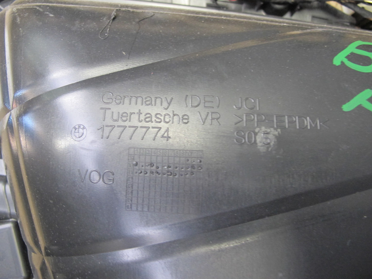 11-16 BMW F10 5-SERIES 550i Front Left Right Door Interior Trim Panel Cover OEM