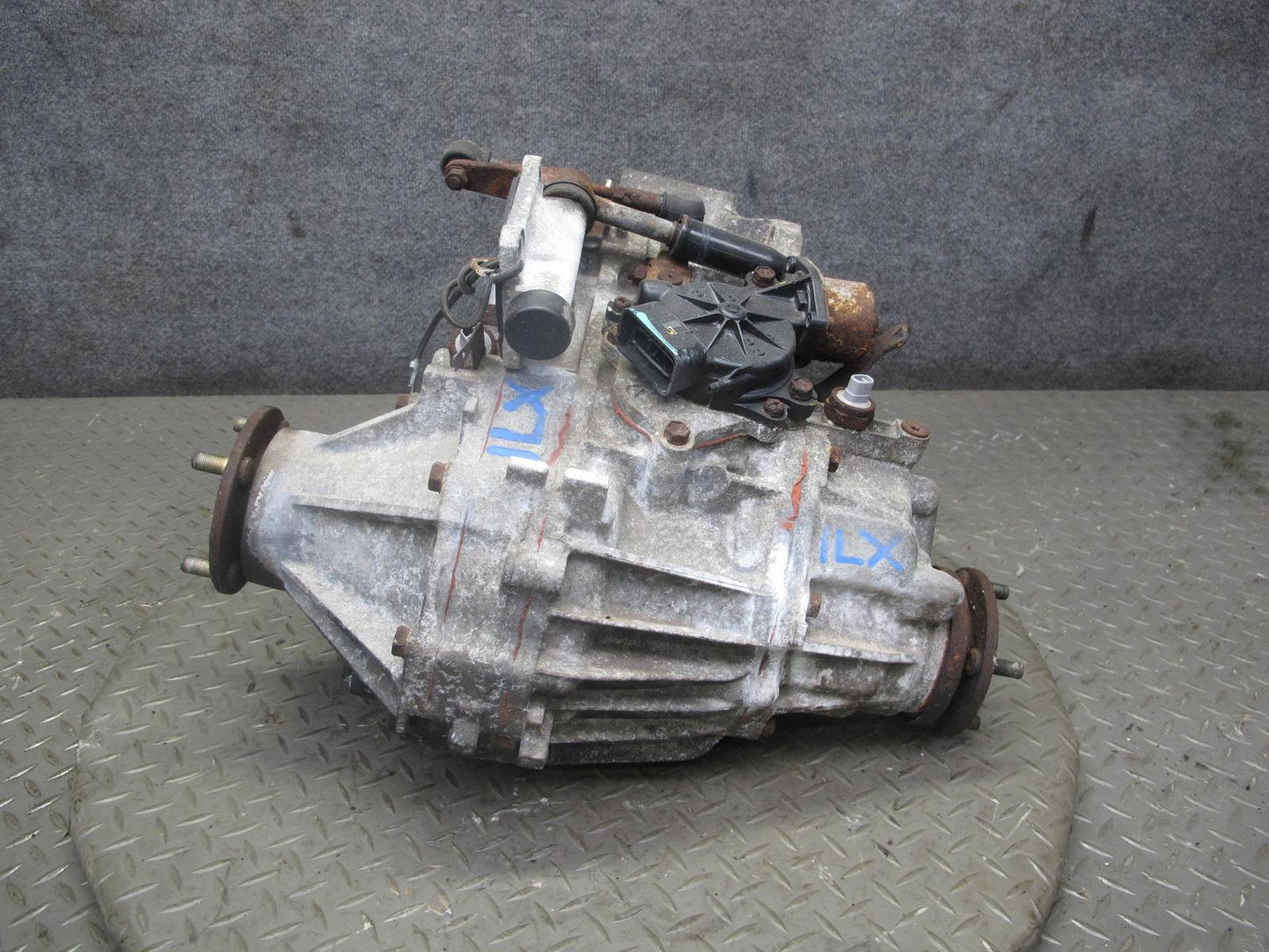2000-2002 Lexus LX470 J100 Transmission Transfer Case Box W/ Motor Assy 85K Mile