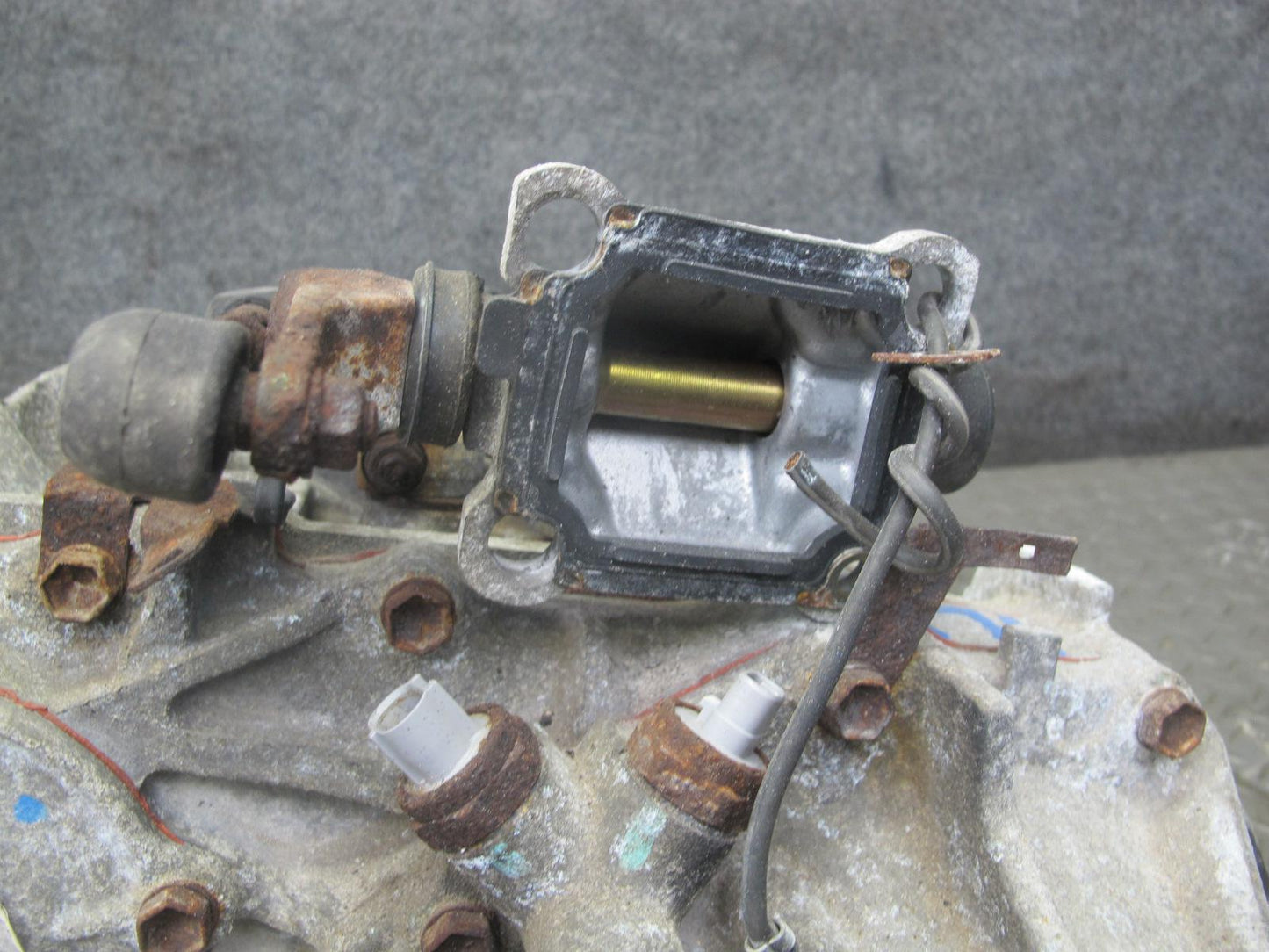 2000-2002 Lexus LX470 J100 Transmission Transfer Case Box W/ Motor Assy 85K Mile