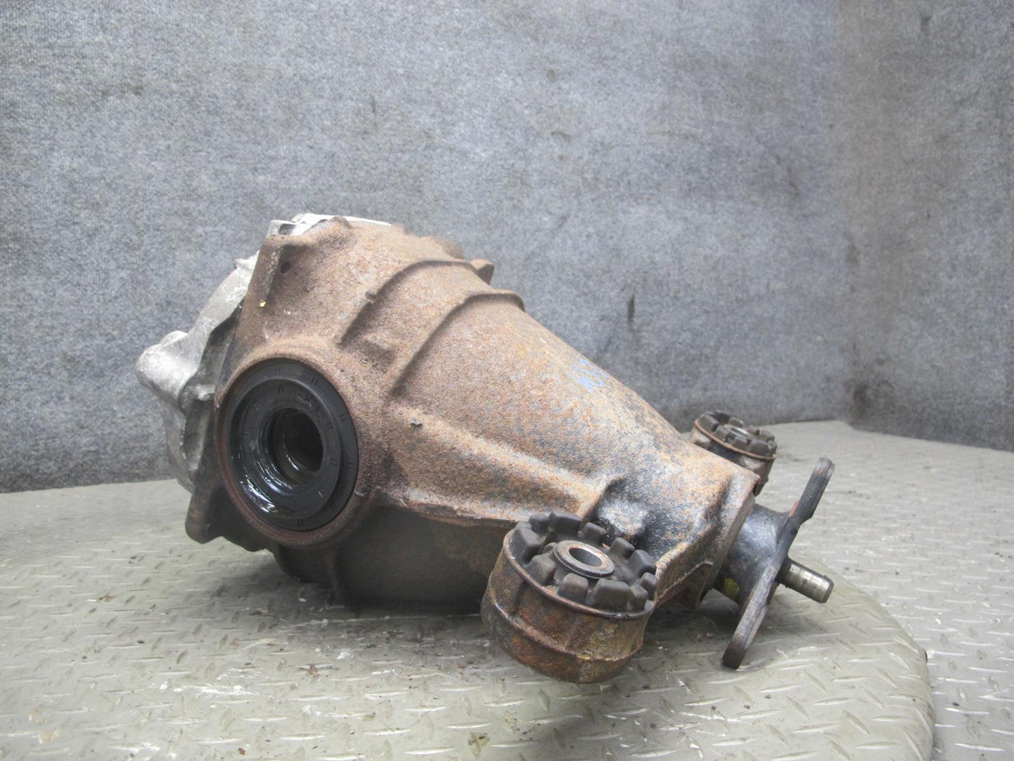 04-06 Lexus UCF30L LS430 RWD Rear Differential Carrier 3.769 Ratio 116K OEM