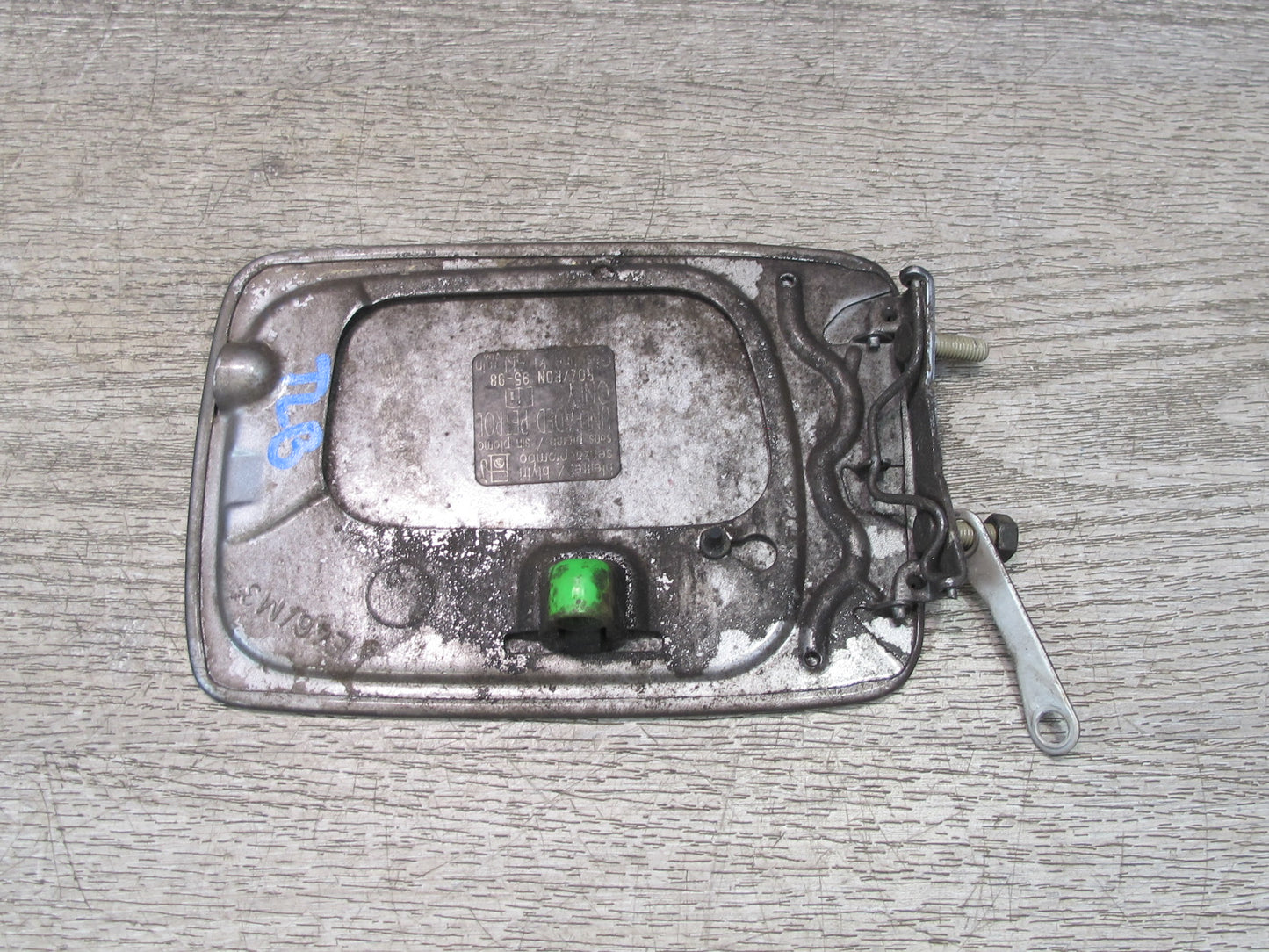 2001-2006 BMW E46 M3 Coupe Convertible Fuel Gas Cover Door Lid