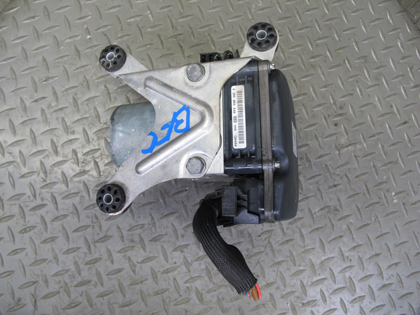 11-13 BMW F10 550i AWD DSC ABS Anti Lock Brake Pump Control Module 6852820 OEM