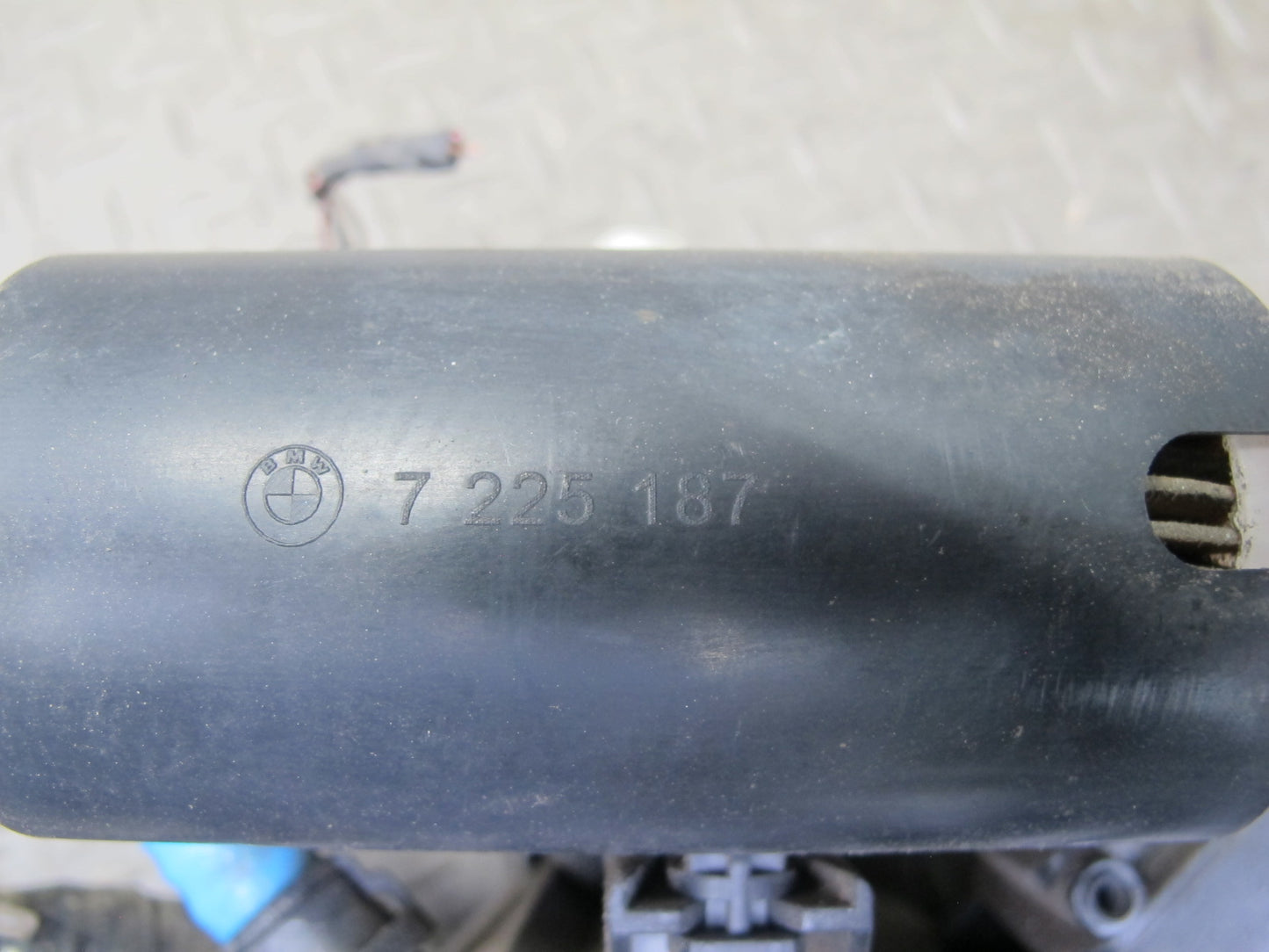 11-16 BMW F10 535i 640i 650i 550i Fuel Vapor Charcoal Canister 7245541 OEM
