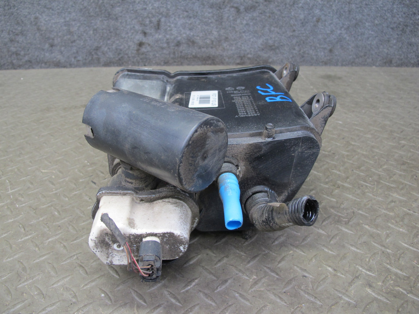 11-16 BMW F10 535i 640i 650i 550i Fuel Vapor Charcoal Canister 7245541 OEM