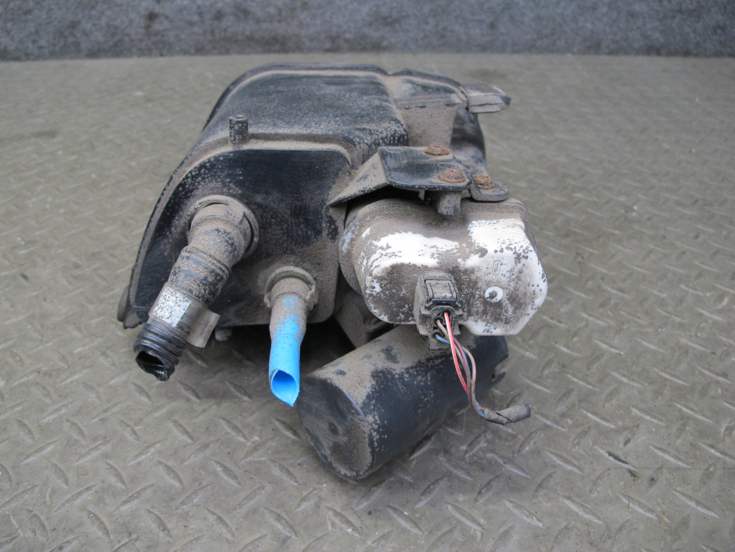 11-16 BMW F10 535i 640i 650i 550i Fuel Vapor Charcoal Canister 7245541 OEM