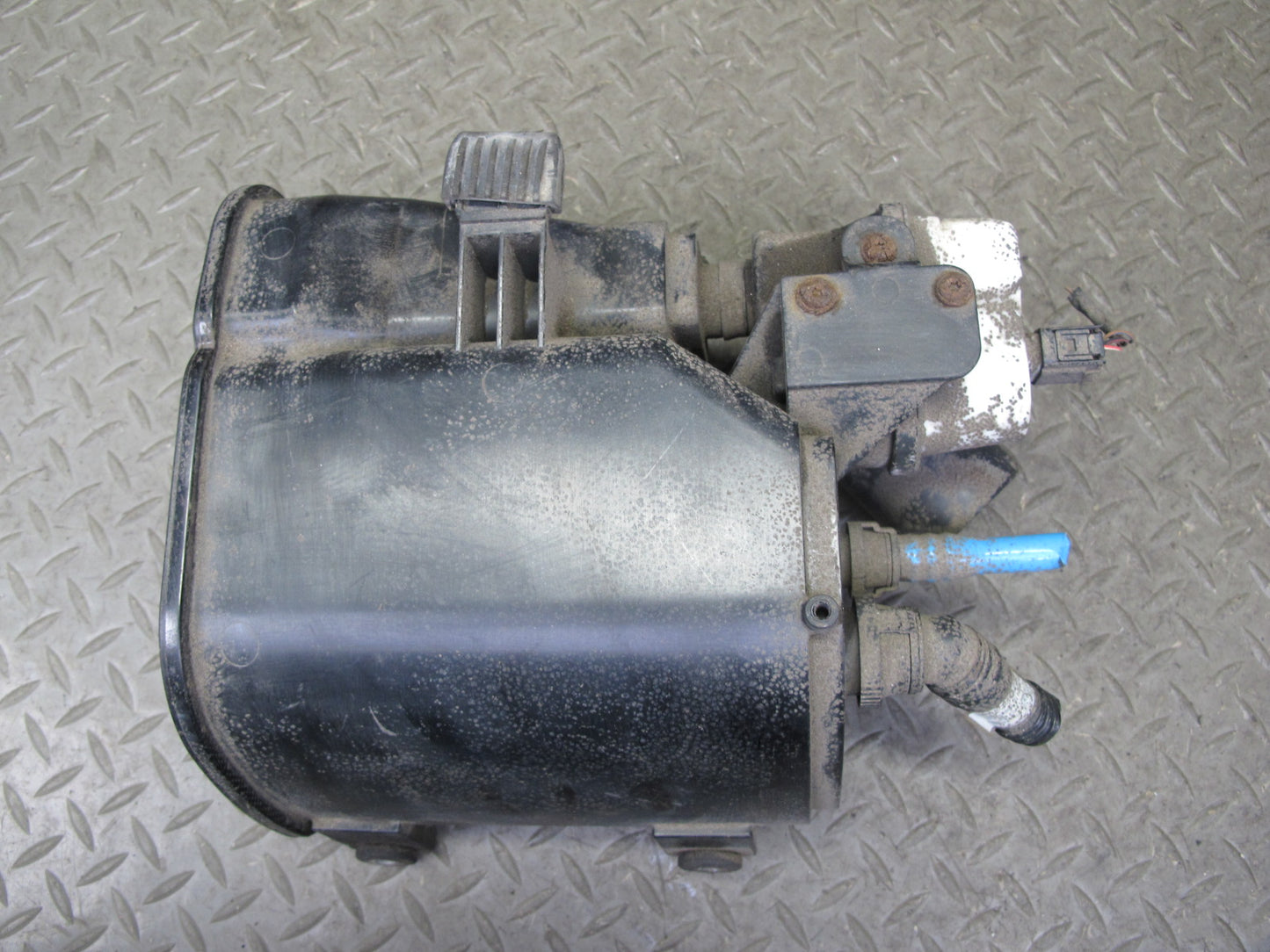 11-16 BMW F10 535i 640i 650i 550i Fuel Vapor Charcoal Canister 7245541 OEM