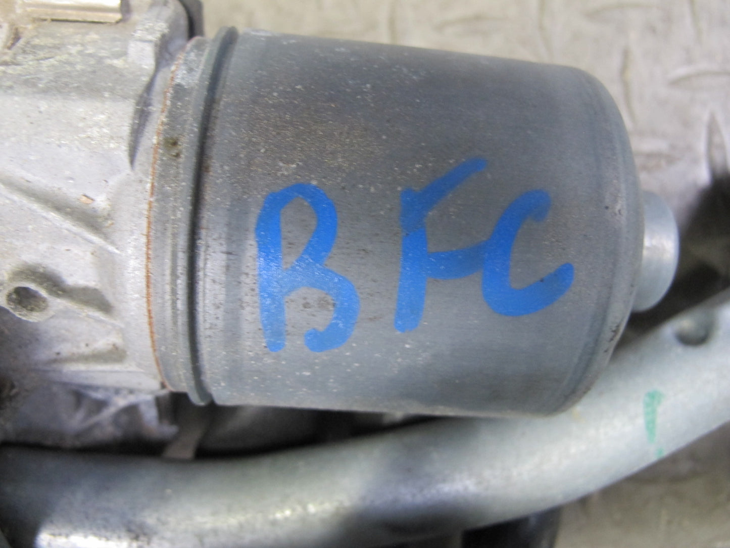 11-16 BMW F01 F10 550i Front Windshield Wiper Transmission Linkage w Motor OEM