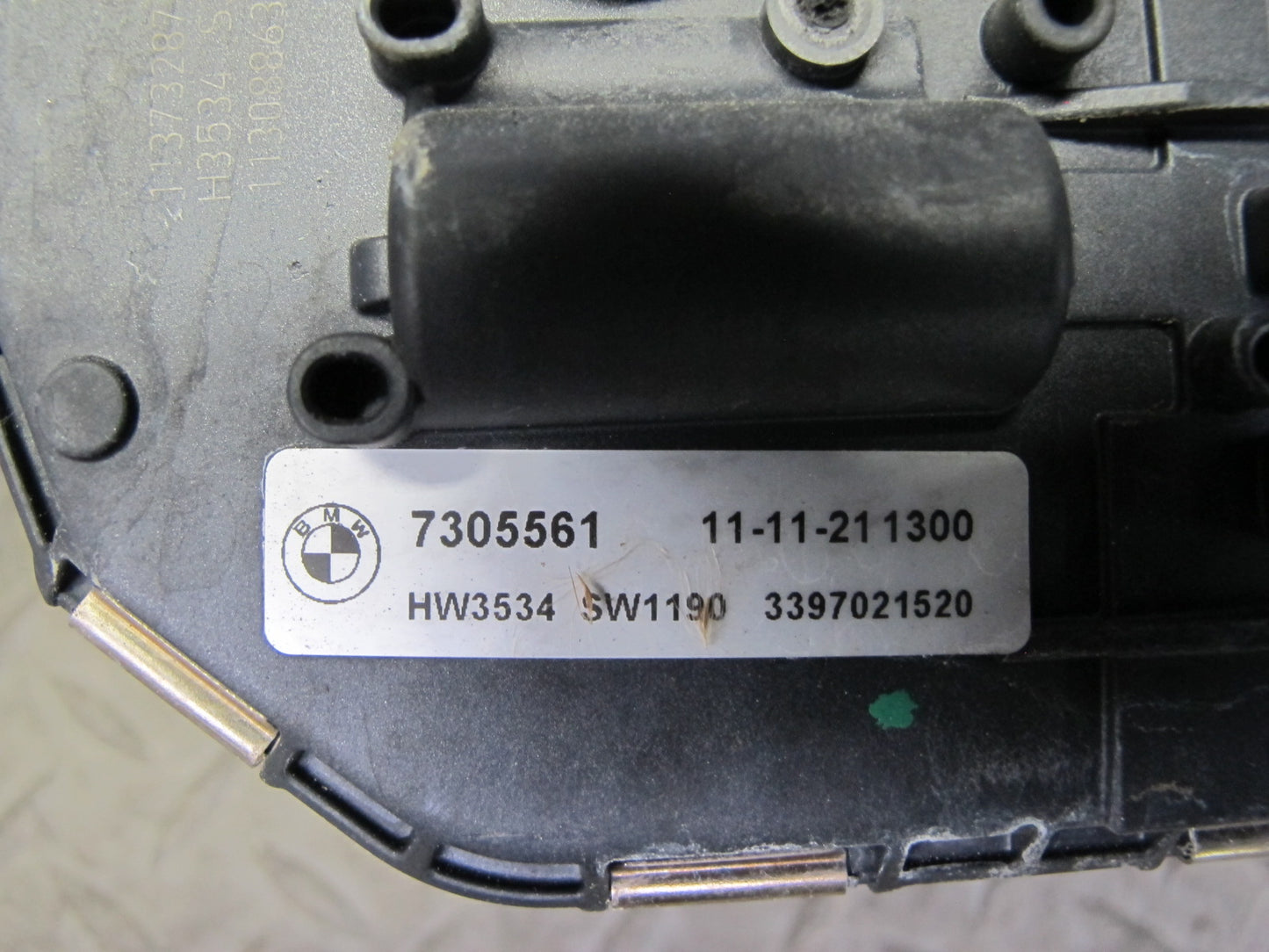 11-16 BMW F01 F10 550i Front Windshield Wiper Transmission Linkage w Motor OEM