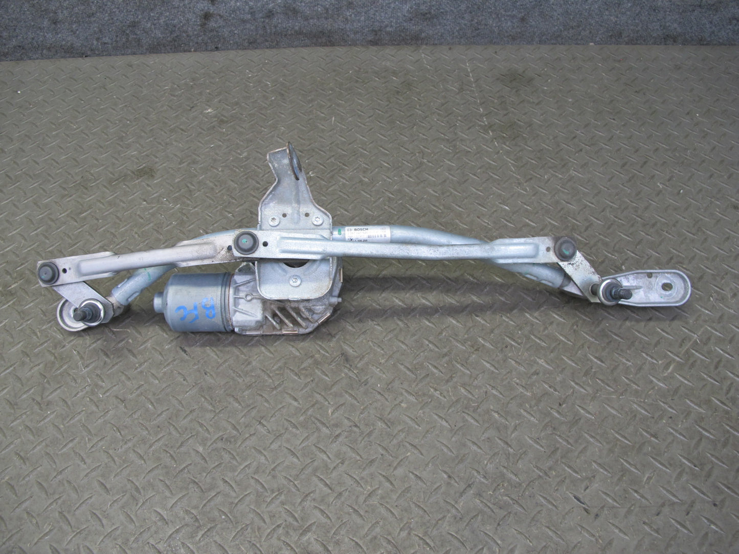 11-16 BMW F01 F10 550i Front Windshield Wiper Transmission Linkage w Motor OEM