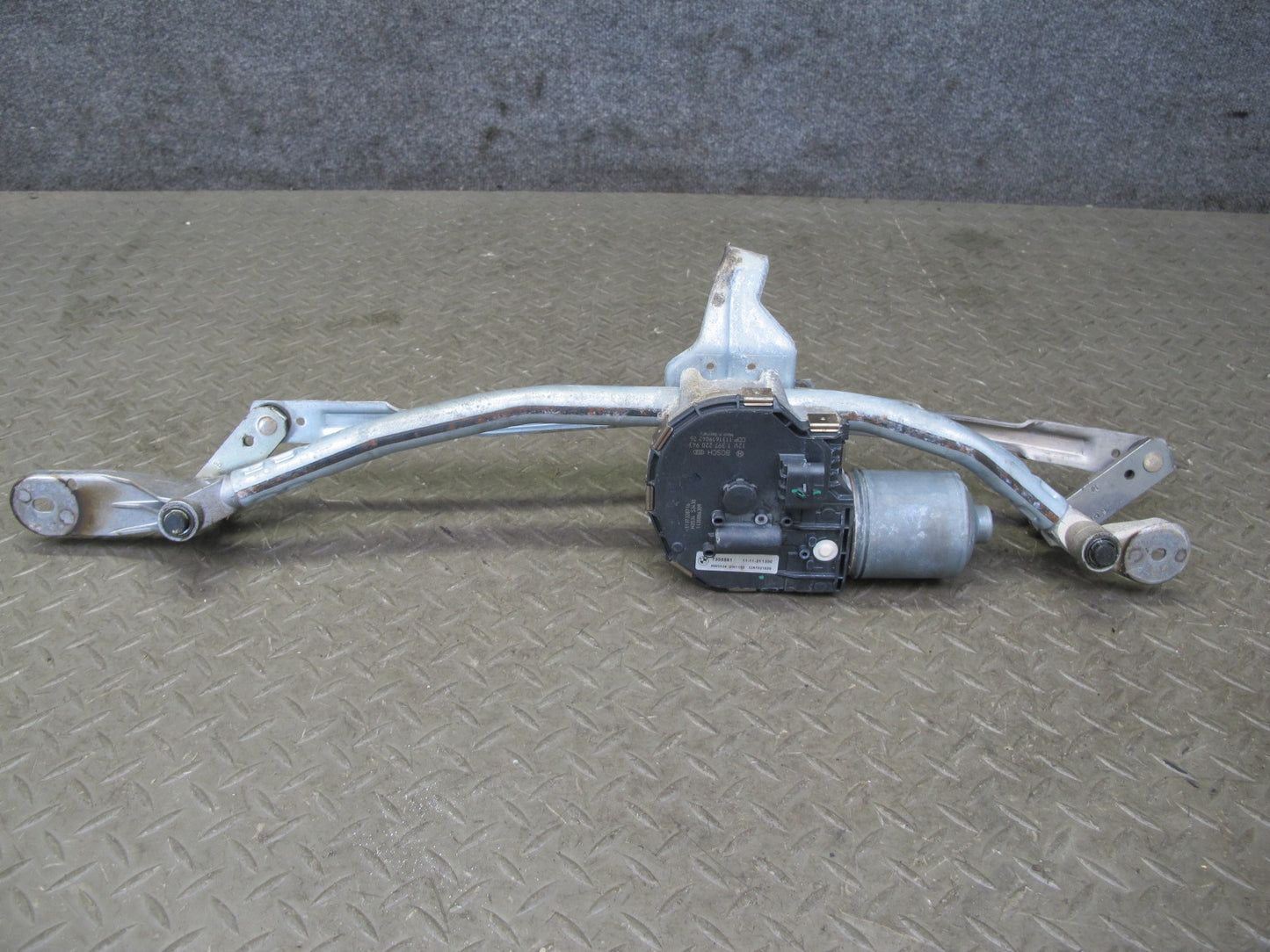 11-16 BMW F01 F10 550i Front Windshield Wiper Transmission Linkage w Motor OEM