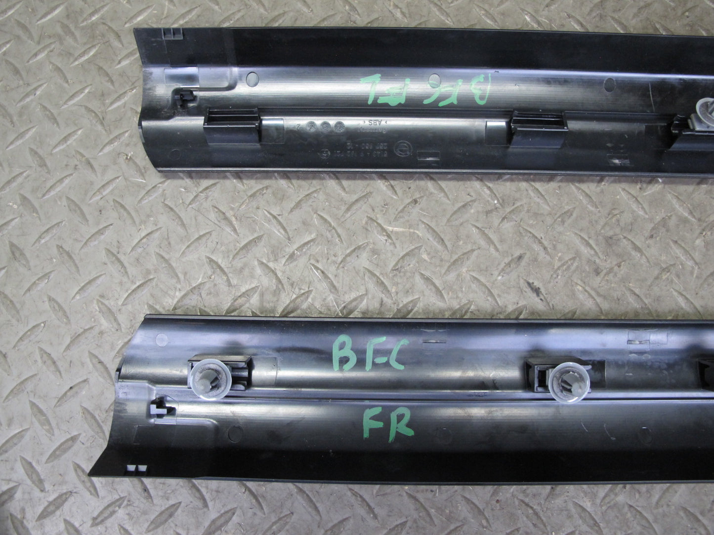 11-16 BMW F10 5-SERIES 550i Set of 2 Front Door Scuff Sill Plate Trim Panel OEM