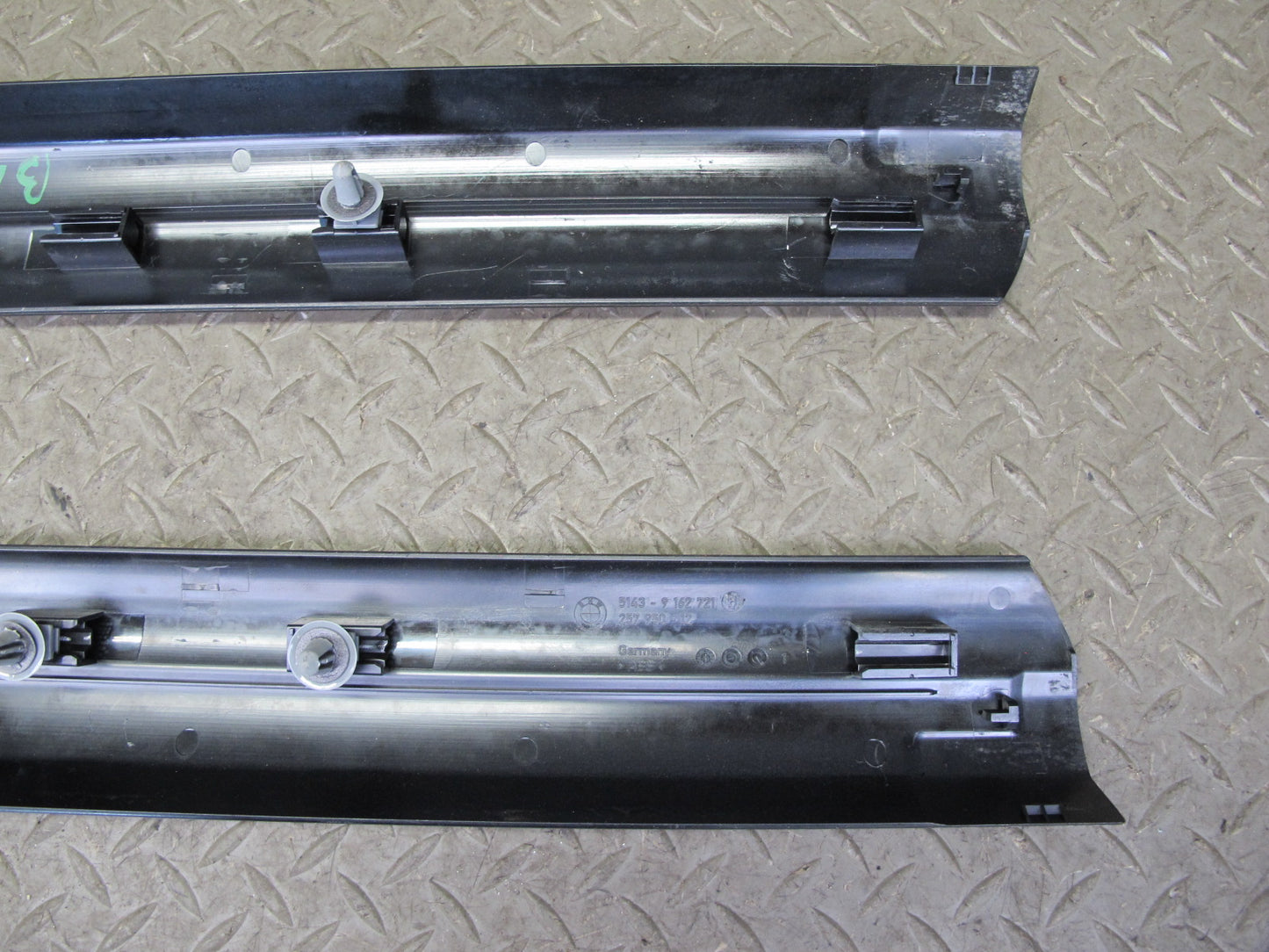 11-16 BMW F10 5-SERIES 550i Set of 2 Front Door Scuff Sill Plate Trim Panel OEM