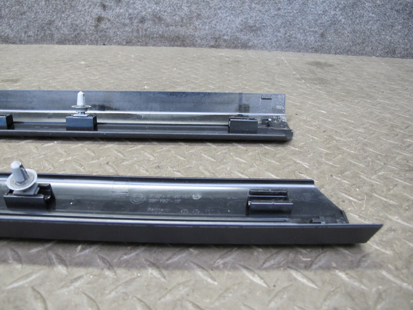 11-16 BMW F10 5-SERIES 550i Set of 2 Front Door Scuff Sill Plate Trim Panel OEM