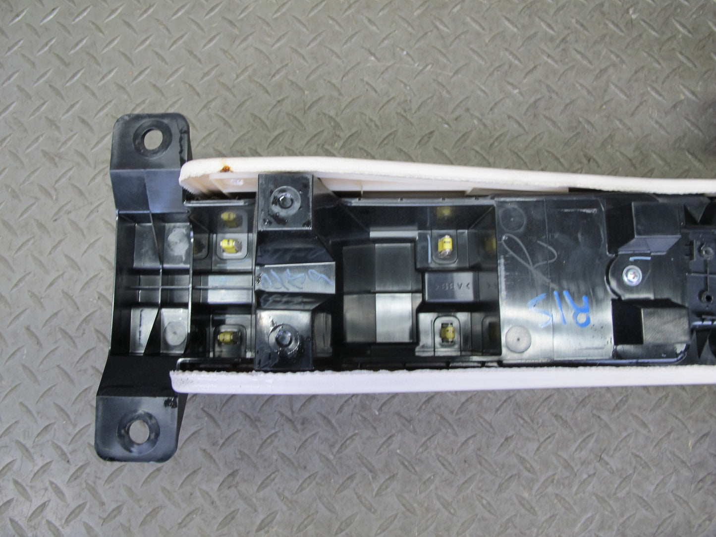 10-15 Lexus IS350 IS250 Convertible Rear Center Console w Armrest Alabaster OEM