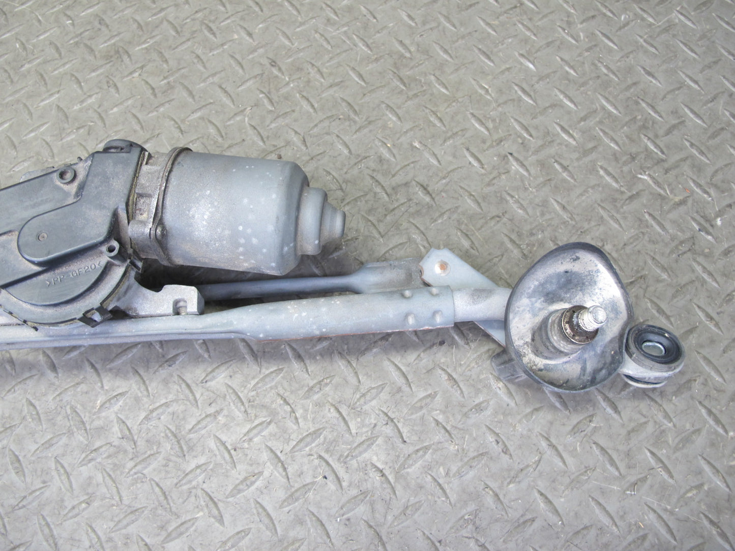 06-13 Lexus GSE20L IS350 IS250 Windshield Wiper Transmission Linkage w Motor OEM