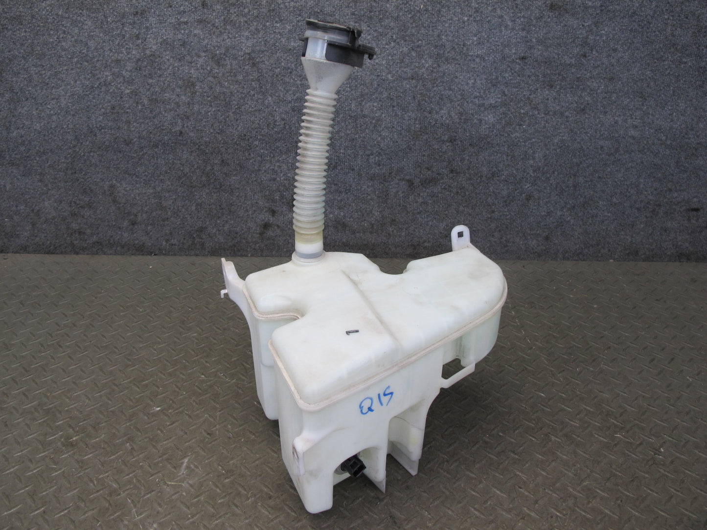 06-15 Lexus GSE20L IS350 IS250 Windshield Washer Fluid Reservoir Tank w Pump OEM