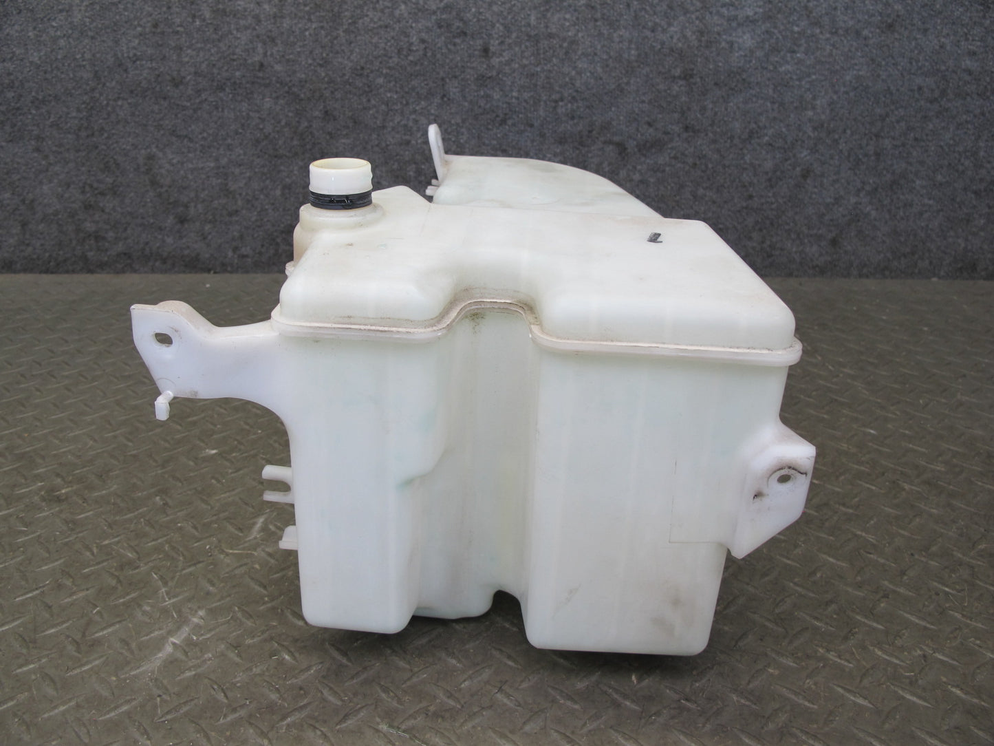 06-15 Lexus GSE20L IS350 IS250 Windshield Washer Fluid Reservoir Tank w Pump OEM