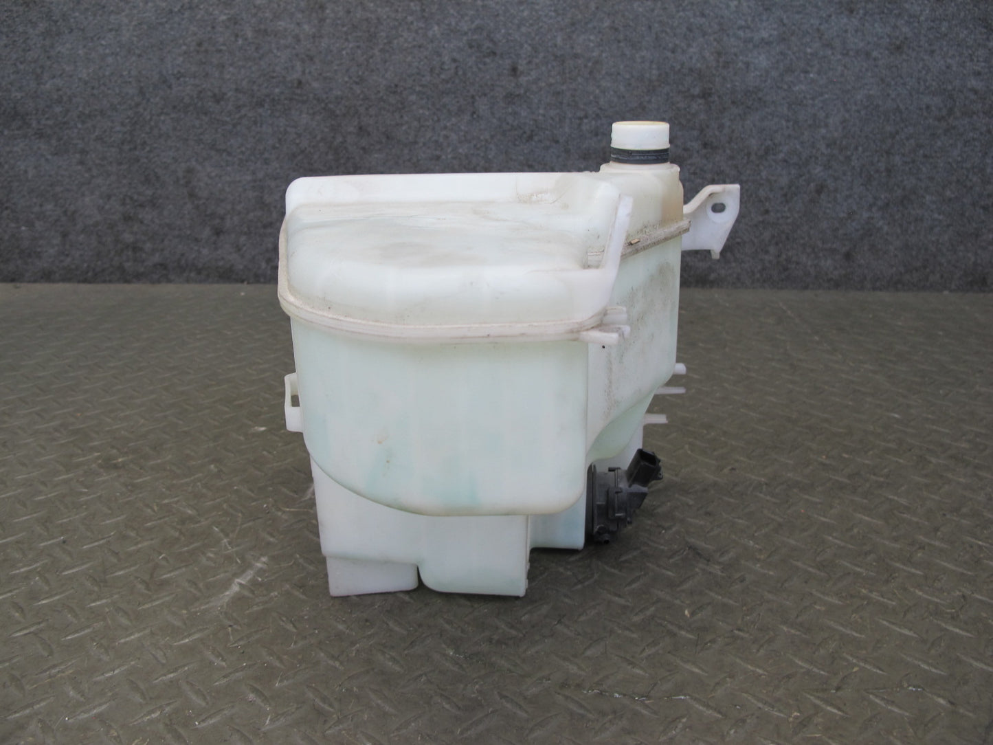 06-15 Lexus GSE20L IS350 IS250 Windshield Washer Fluid Reservoir Tank w Pump OEM