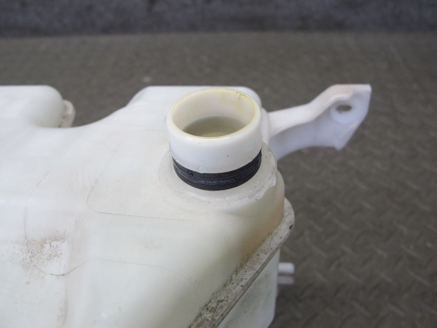 06-15 Lexus GSE20L IS350 IS250 Windshield Washer Fluid Reservoir Tank w Pump OEM