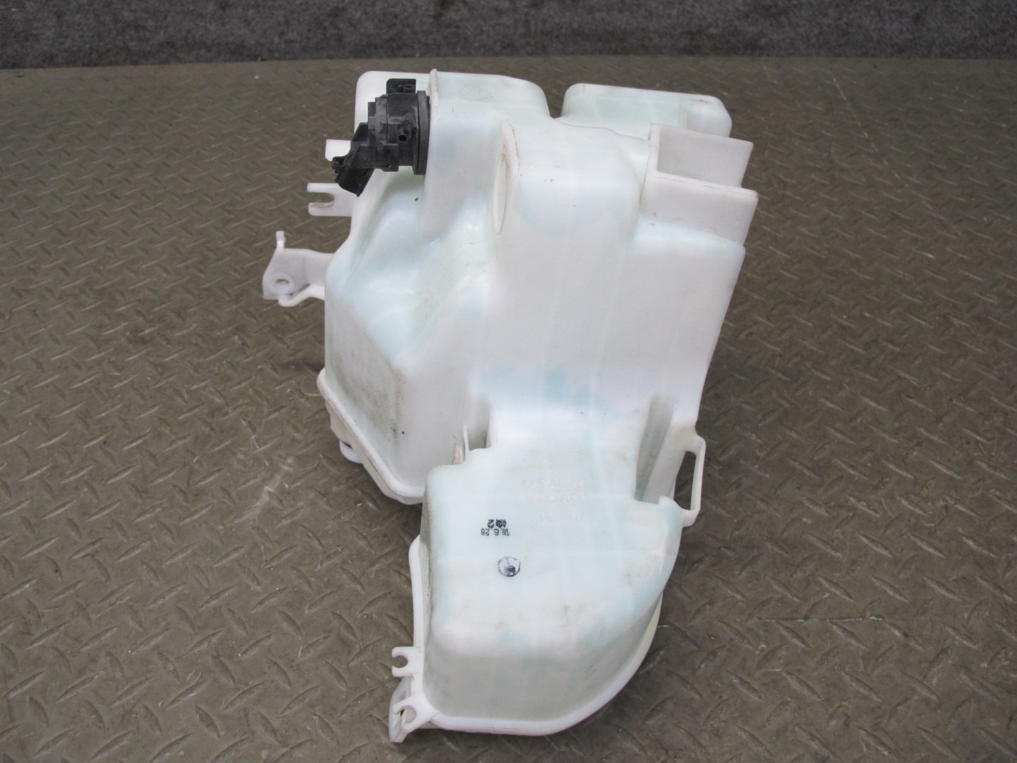06-15 Lexus GSE20L IS350 IS250 Windshield Washer Fluid Reservoir Tank w Pump OEM