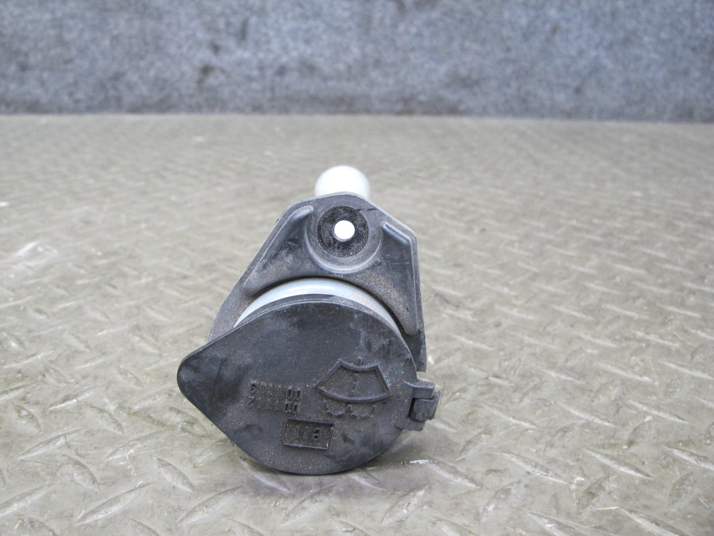 06-15 Lexus GSE20L IS350 IS250 Windshield Washer Fluid Reservoir Tank w Pump OEM