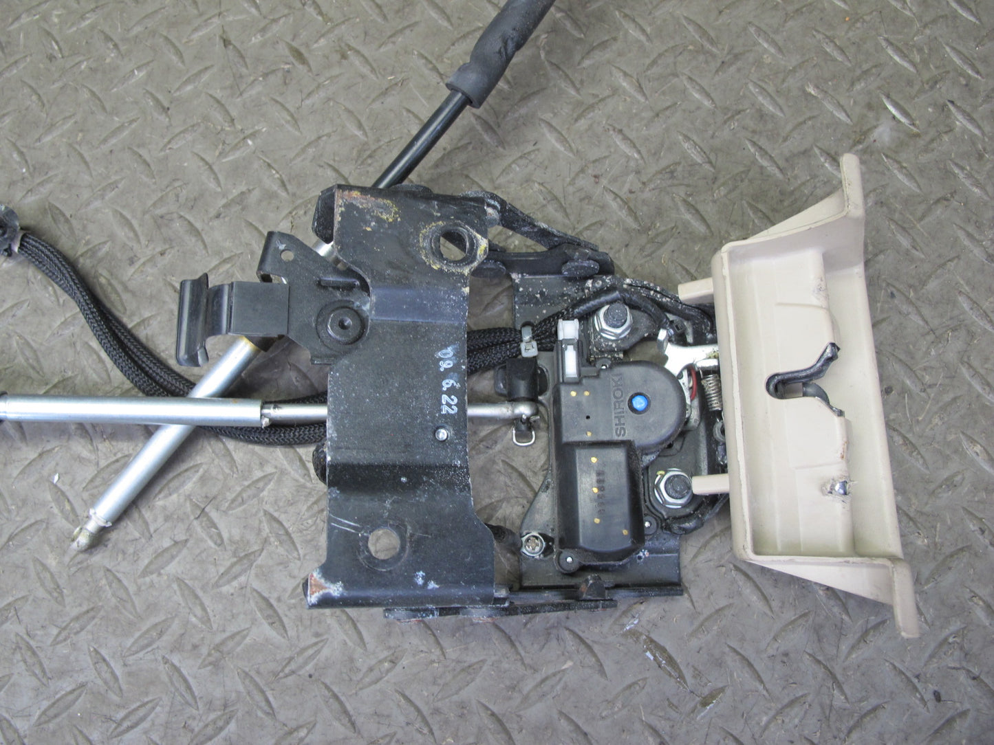 10-15 Lexus IS350 IS250 Conv Rear Trunk Lid Lock Latch Actuator w Catch Set OEM