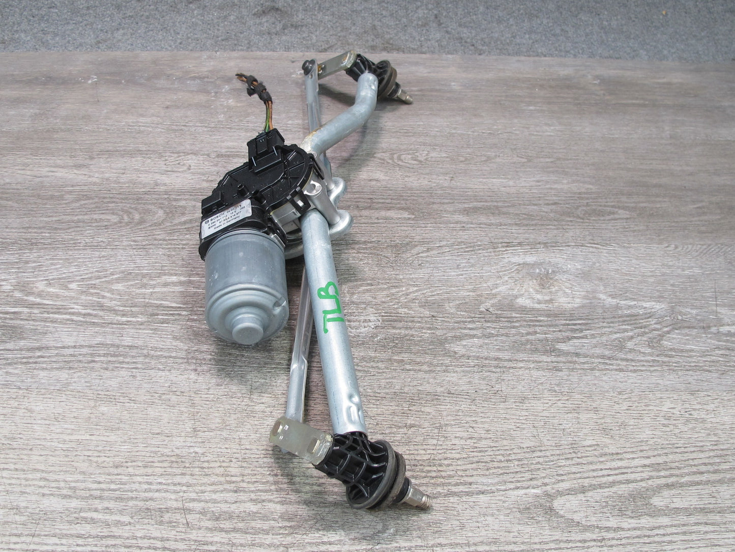 2001-2006 BMW E46 M3 3-SERIES Windshield Wiper Transmission Linkage W/ Motor