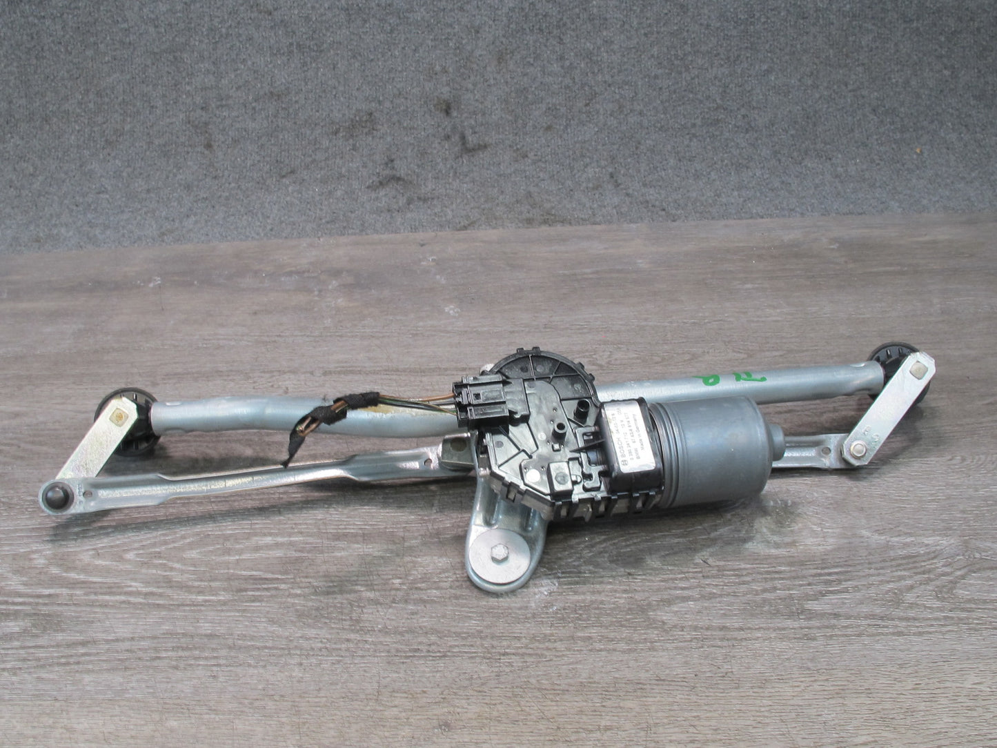 2001-2006 BMW E46 M3 3-SERIES Windshield Wiper Transmission Linkage W/ Motor