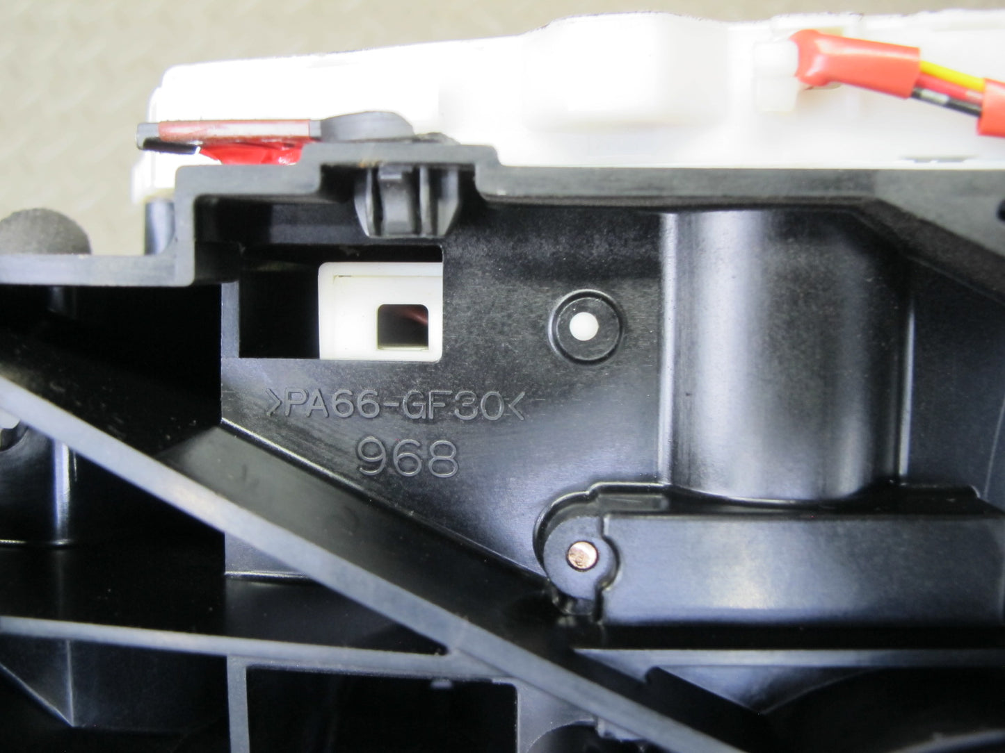 04-06 Lexus UCF30L LS430 A/T Automatic Transmission Shifter w Knob Assembly OEM