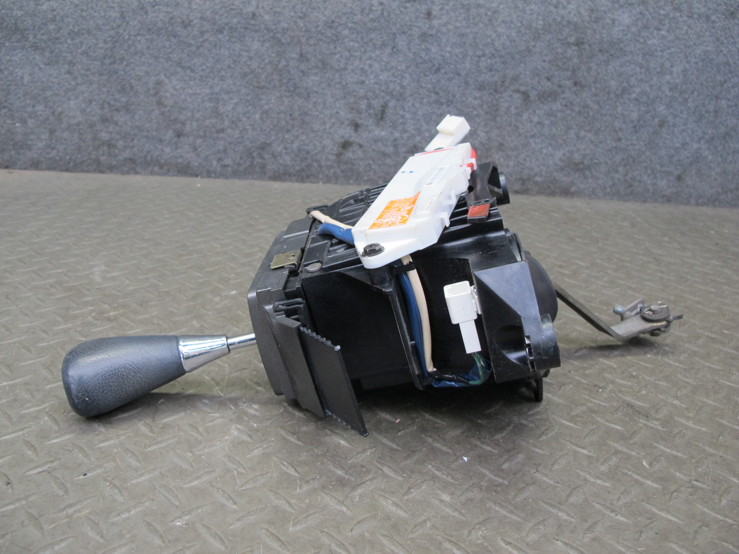 04-06 Lexus UCF30L LS430 A/T Automatic Transmission Shifter w Knob Assembly OEM