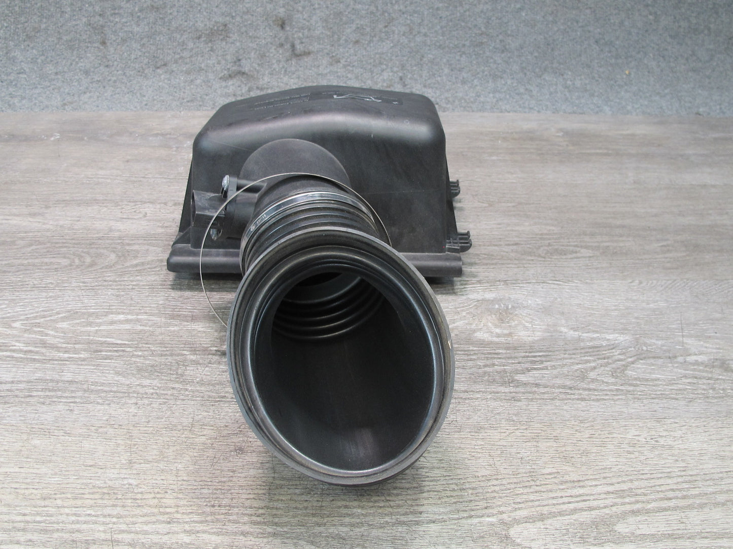 2001-2006 BMW E46 M3 S54 Engine Motor Air Duct Intake Box Housing W/ MAF Sensor