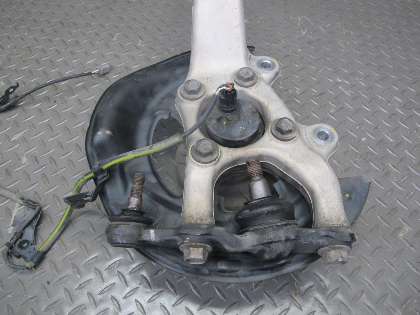 06-15 Lexus GSE20L IS250 RWD Front Right Spindle Knuckle Wheel Hub Bearing OEM