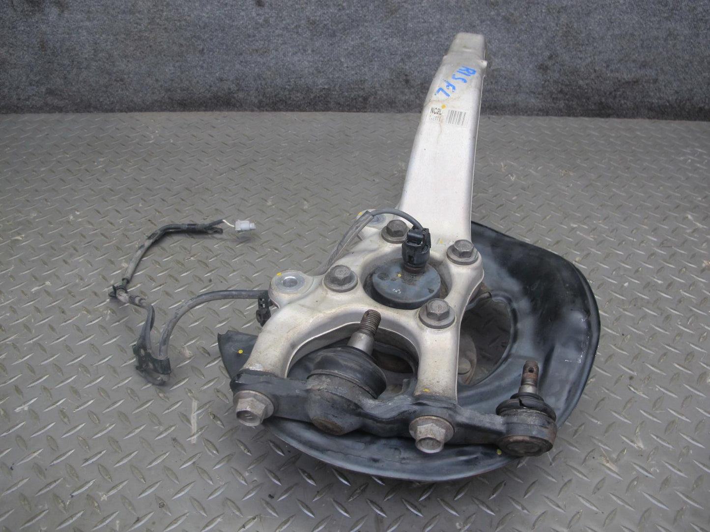 06-15 Lexus GSE20L IS250 RWD Front Left Spindle Knuckle Wheel Hub Bearing OEM