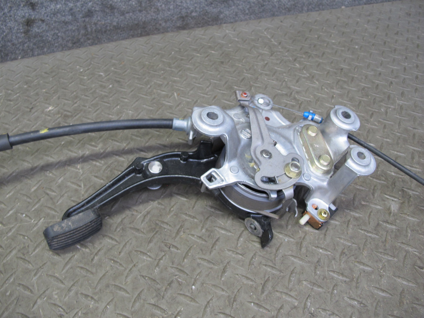 01-06 Lexus LS430 Emergency Parking Brake Pedal w Release Handle & Cable OEM