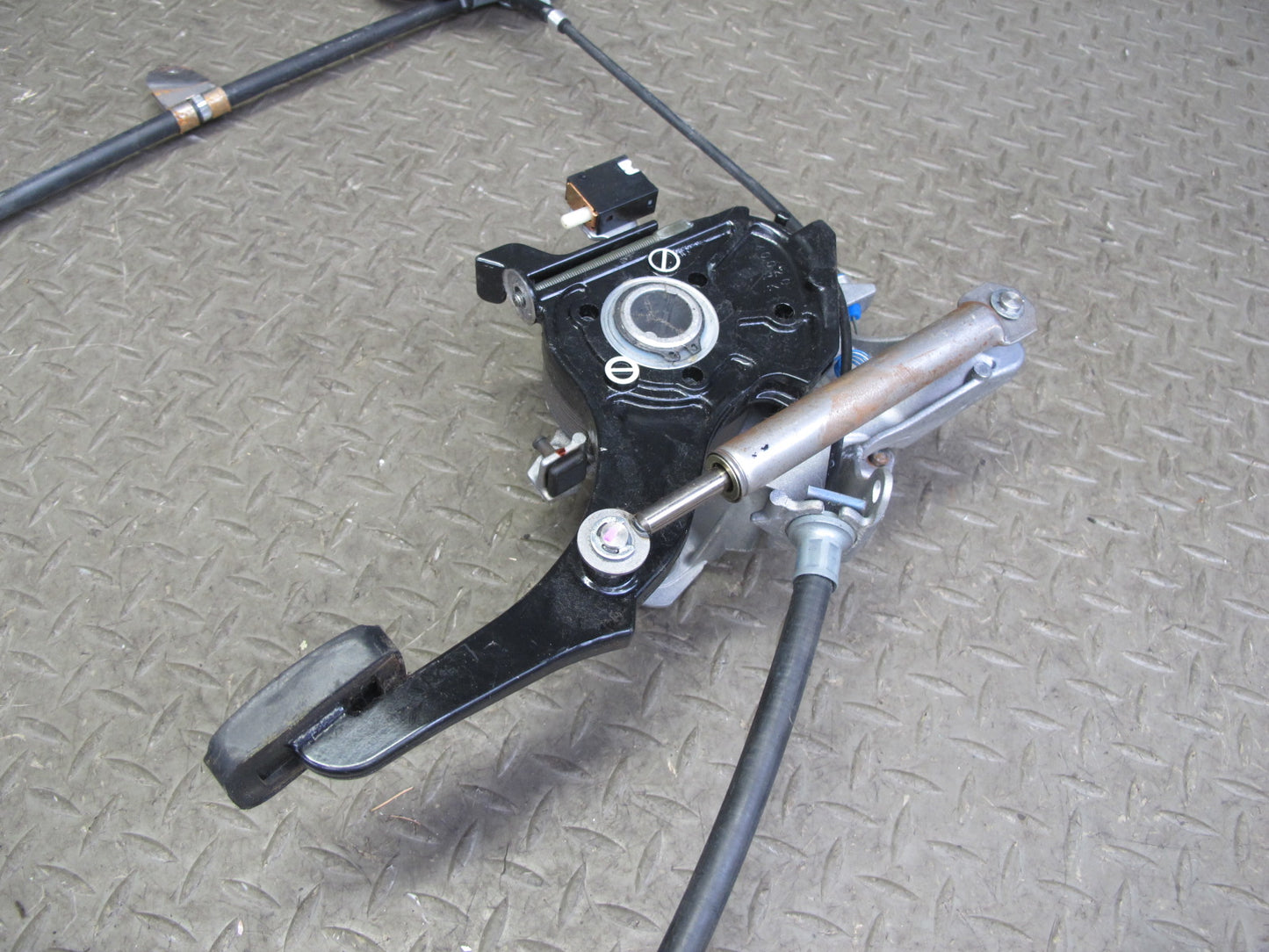 01-06 Lexus LS430 Emergency Parking Brake Pedal w Release Handle & Cable OEM