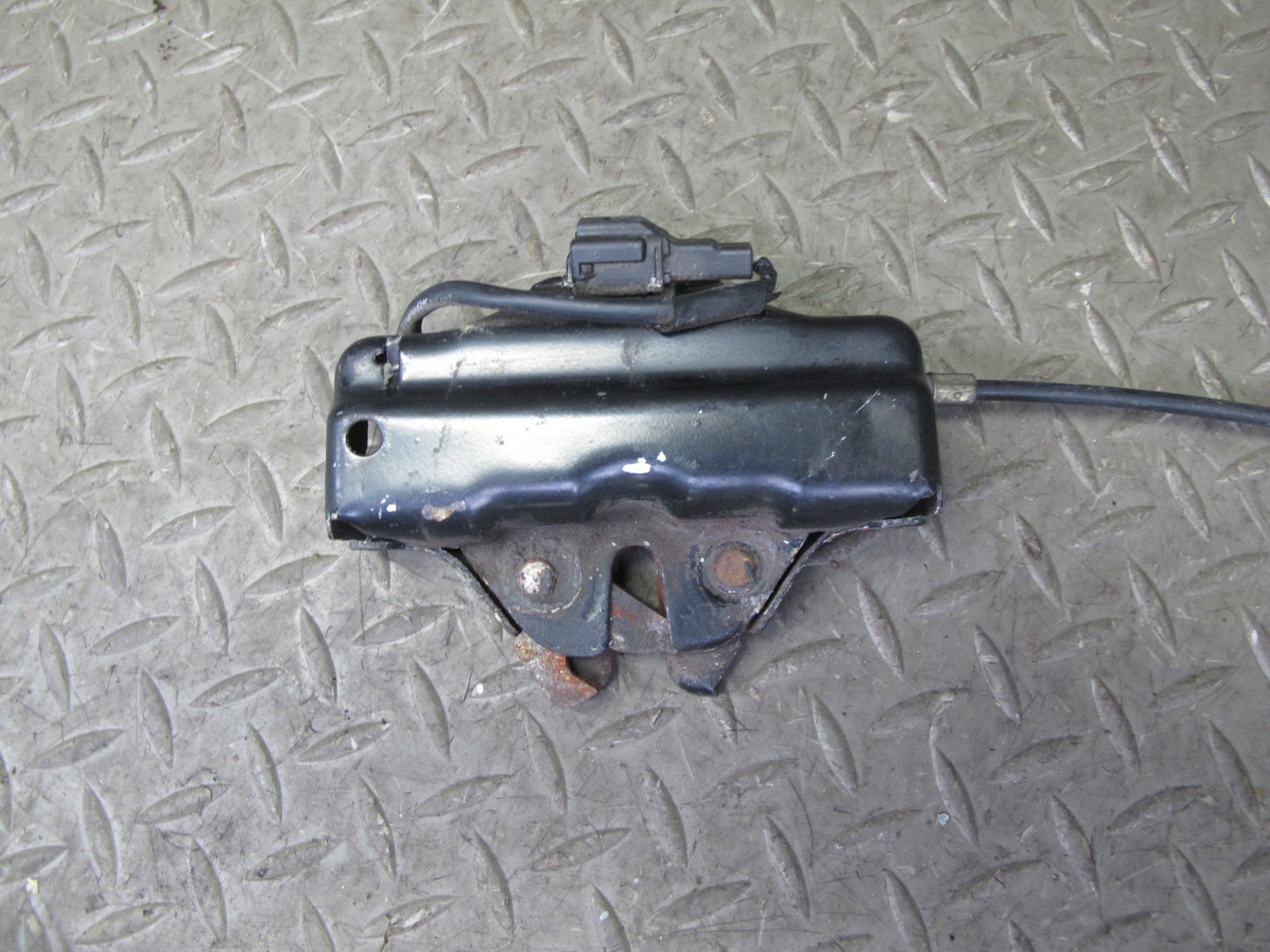 01-06 Lexus UCF30L LS430 Front Hood Bonnet Lock Latch w Cable OEM